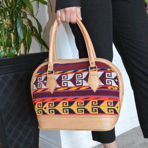 Vintage style shoulder bag, handmade leather fine